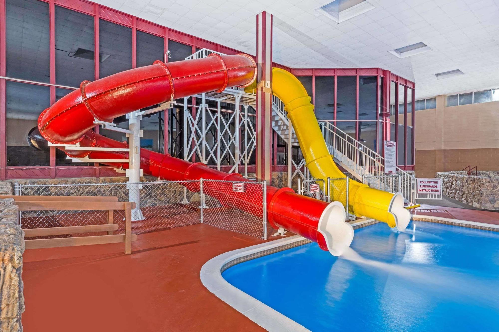 Ramada By Wyndham Medford Hotel & Conference Center 외부 사진